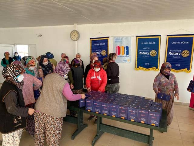 Alanya Rotary Klübü Hijyen Paketi Dağıttı