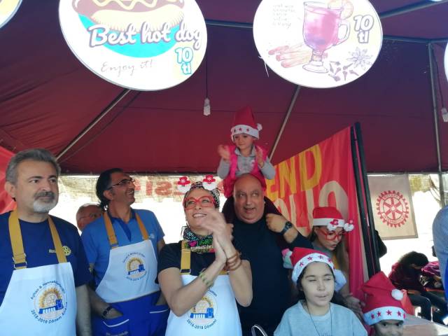 10. Noel Pazarında Çocuk Felci İçin Vardık